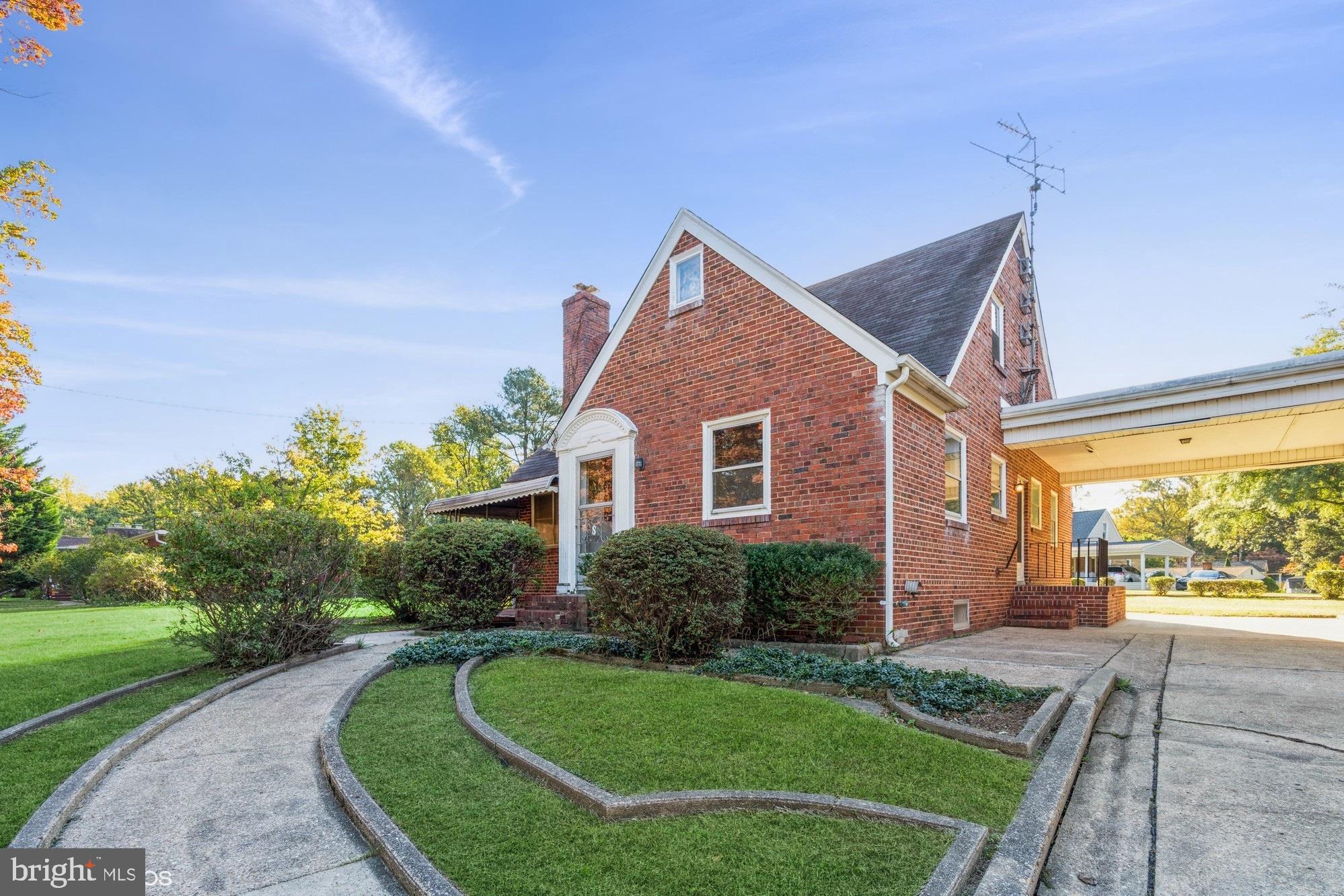 ROLLING KNOLLS - Residential