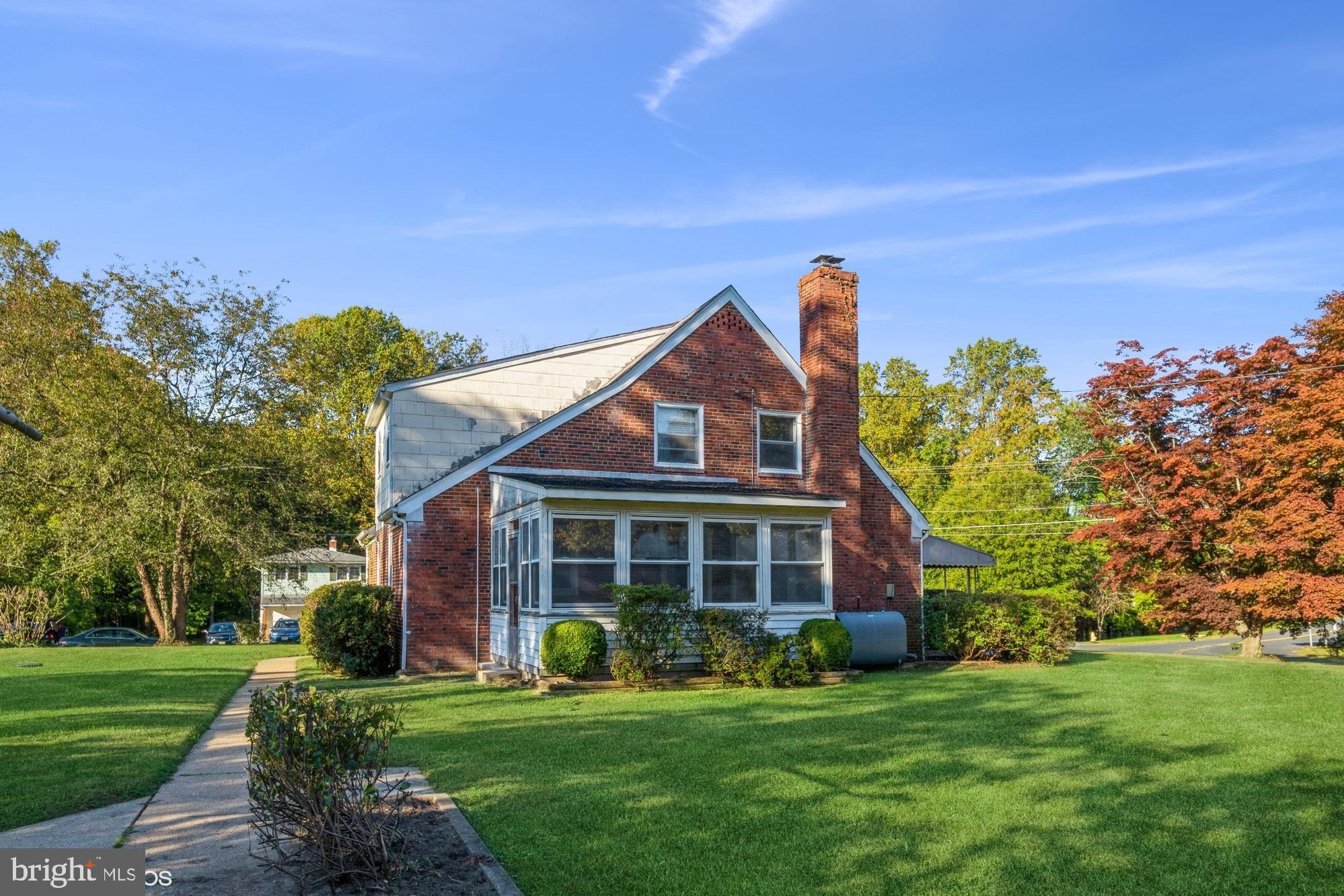 ROLLING KNOLLS - Residential