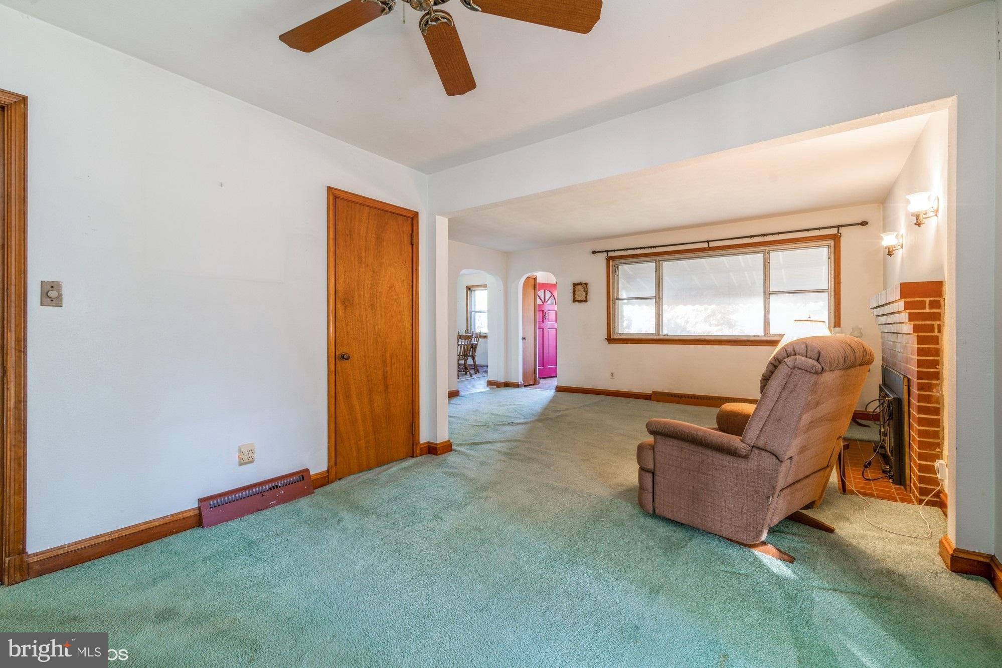 ROLLING KNOLLS - Residential