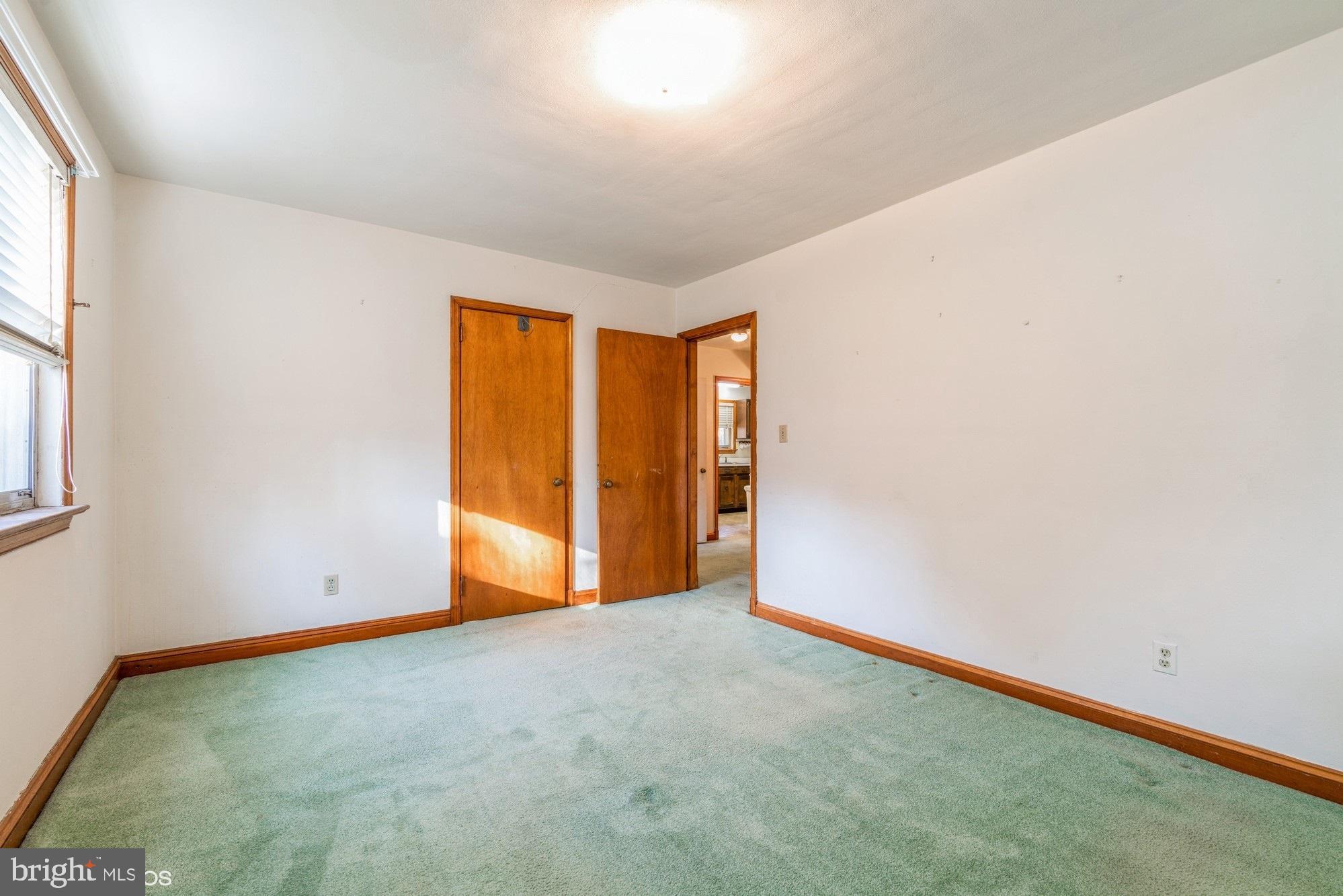 ROLLING KNOLLS - Residential