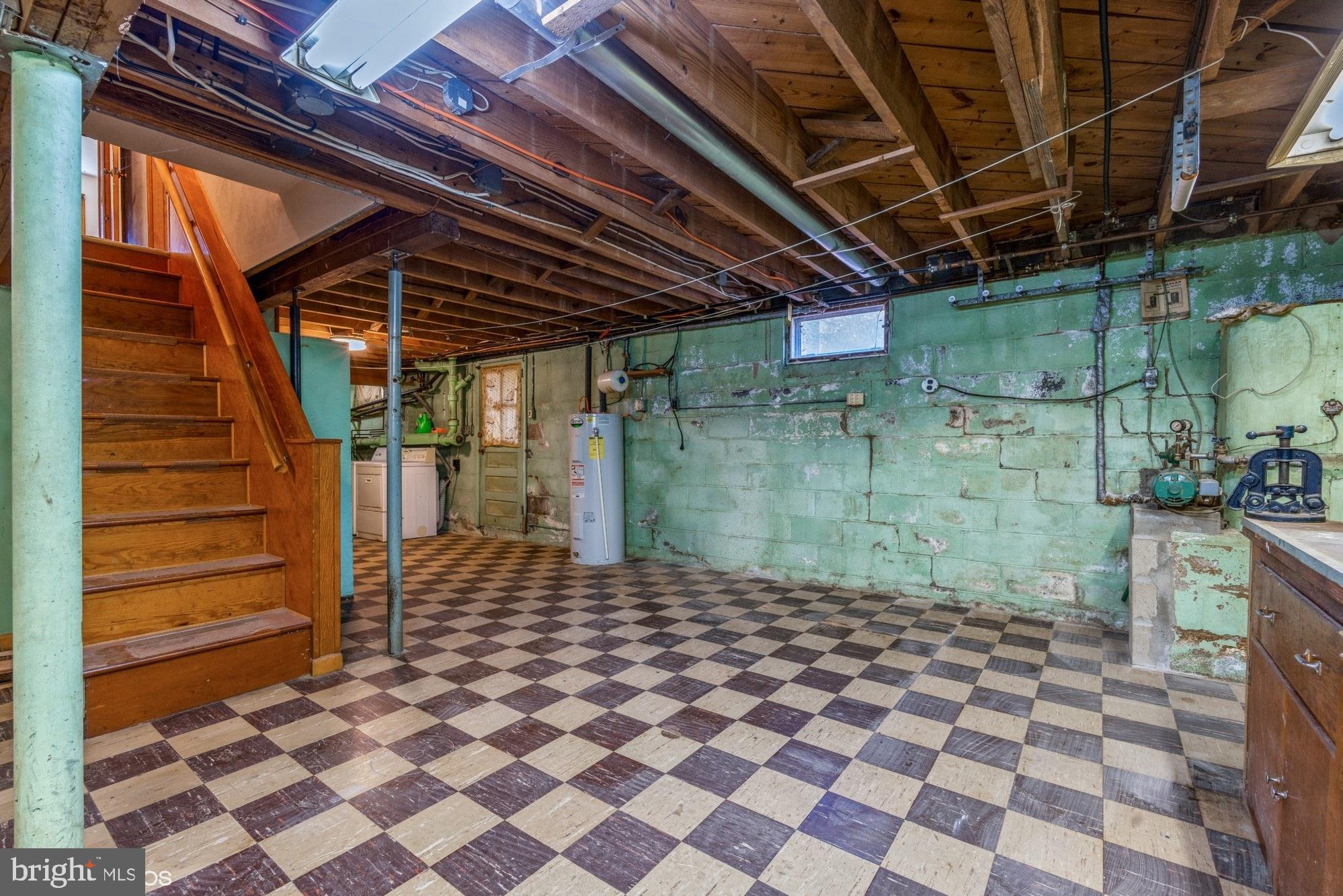 ROLLING KNOLLS - Residential