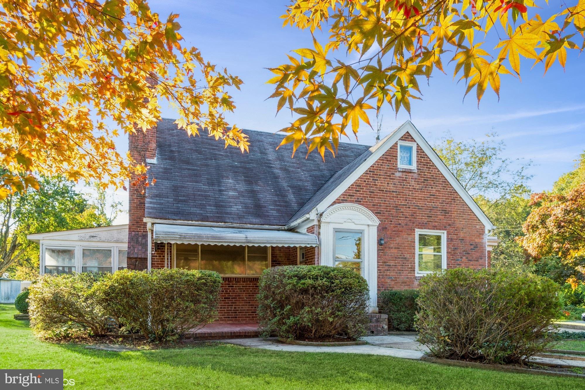 ROLLING KNOLLS - Residential