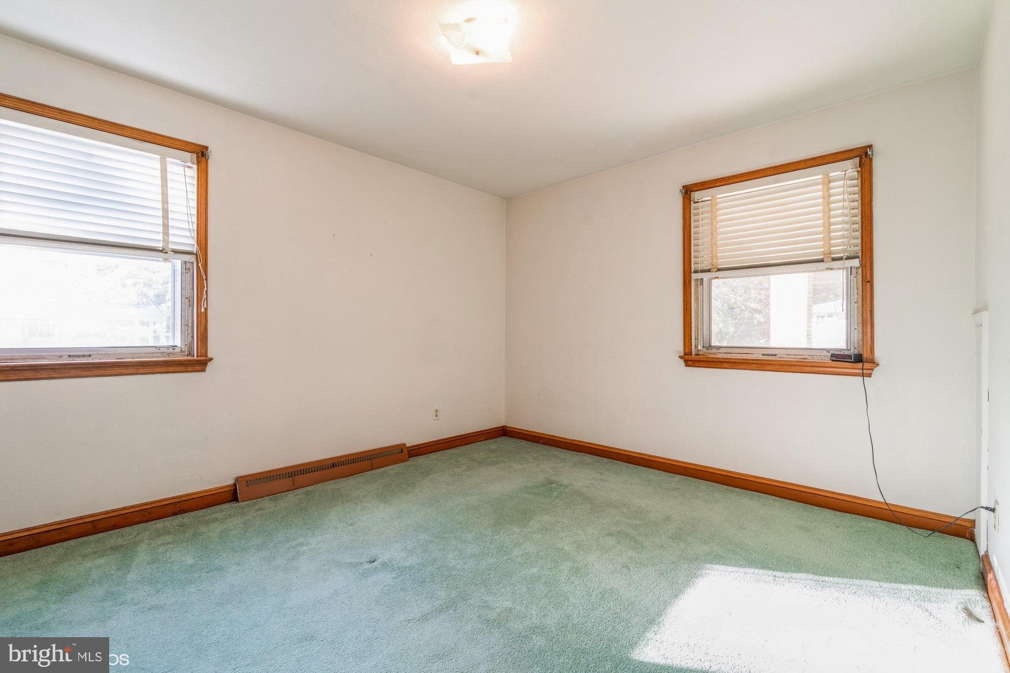 ROLLING KNOLLS - Residential