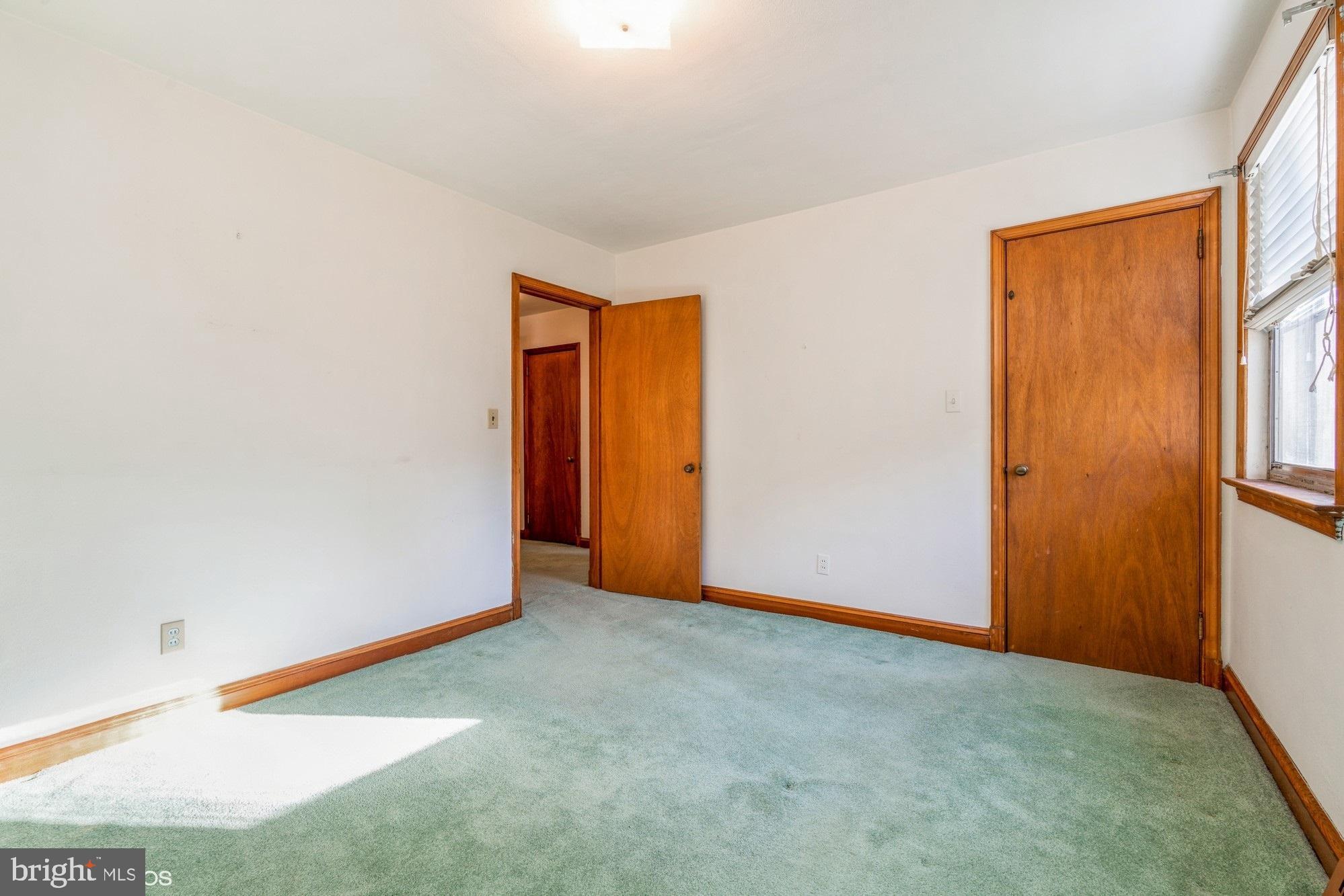 ROLLING KNOLLS - Residential