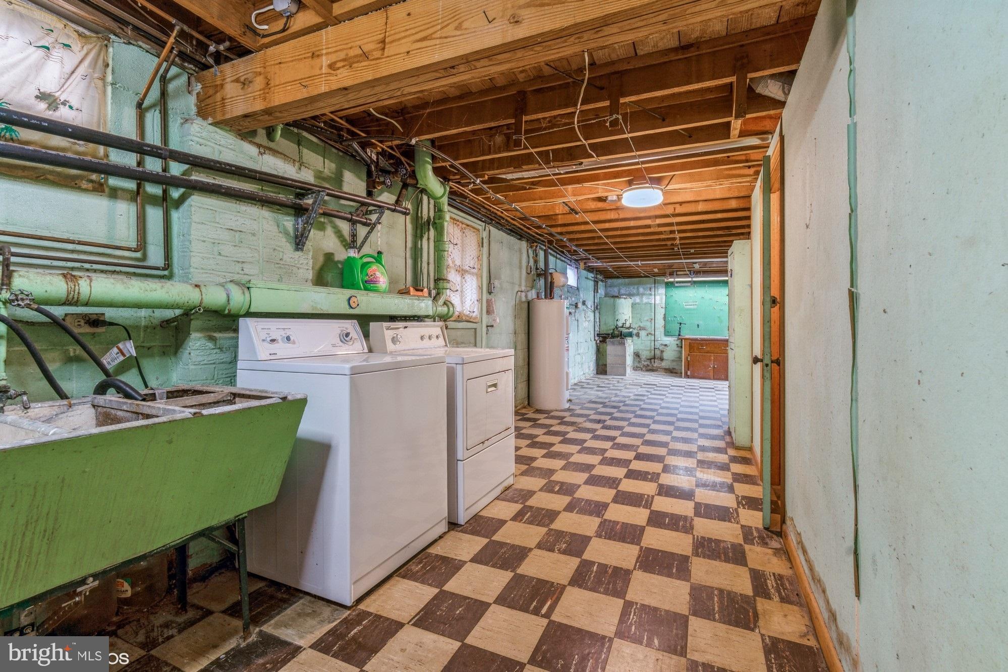 ROLLING KNOLLS - Residential