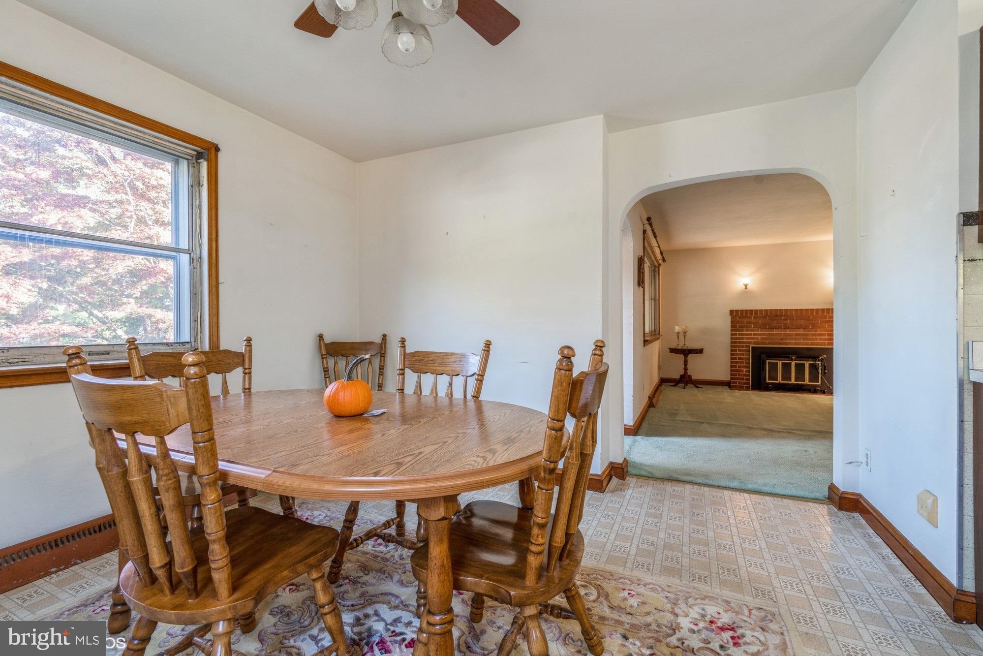 ROLLING KNOLLS - Residential