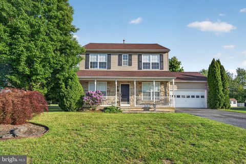 33 LINDLEY DRIVE DOVER DE 19904