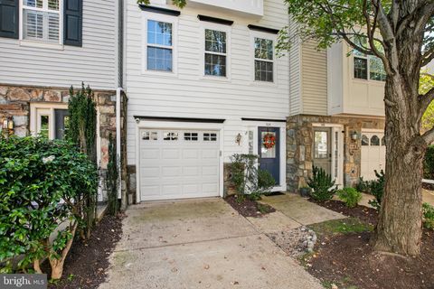 104 CAHILL DRIVE ALEXANDRIA VA 22304