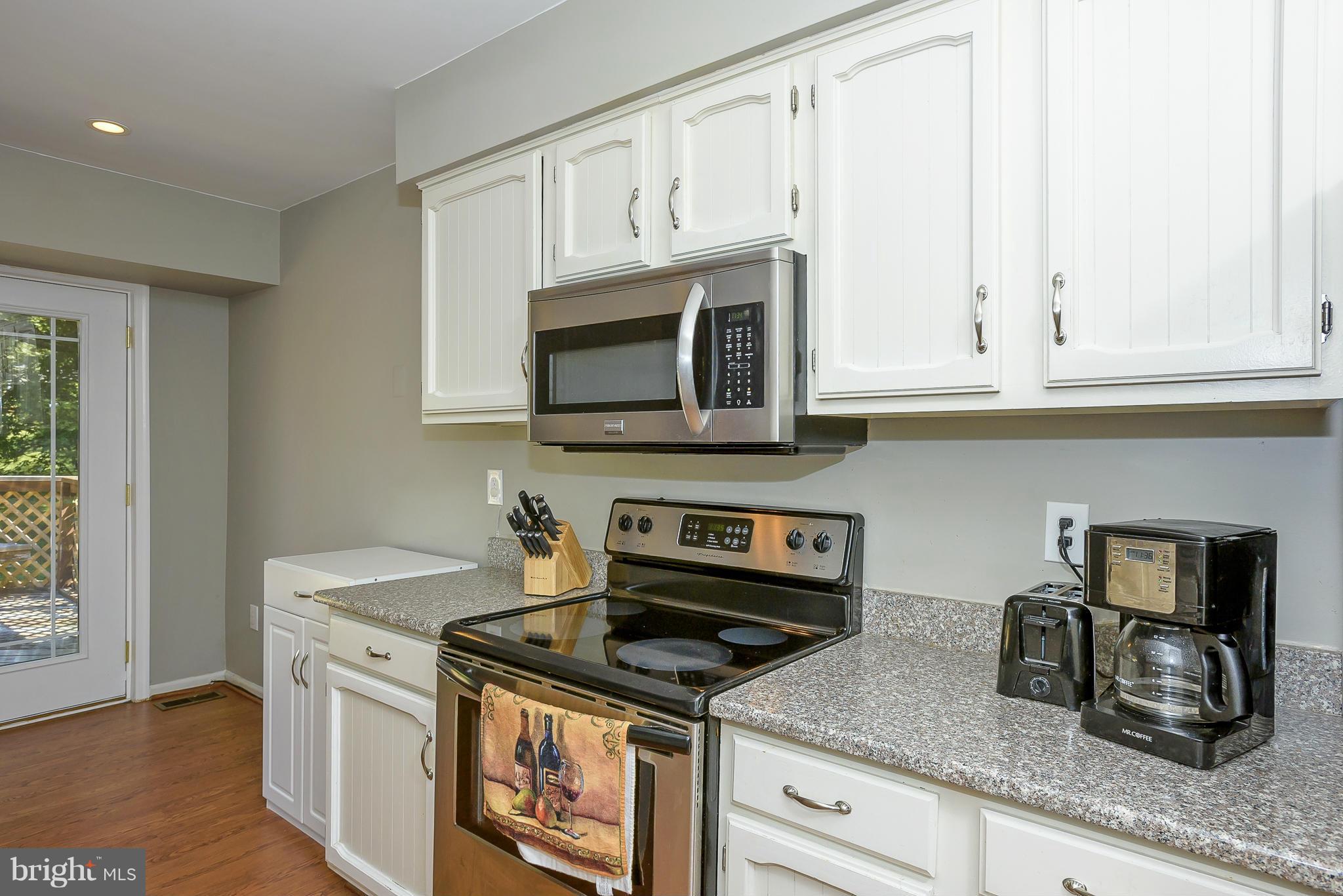 COLLEGE MANOR - Residential Lease