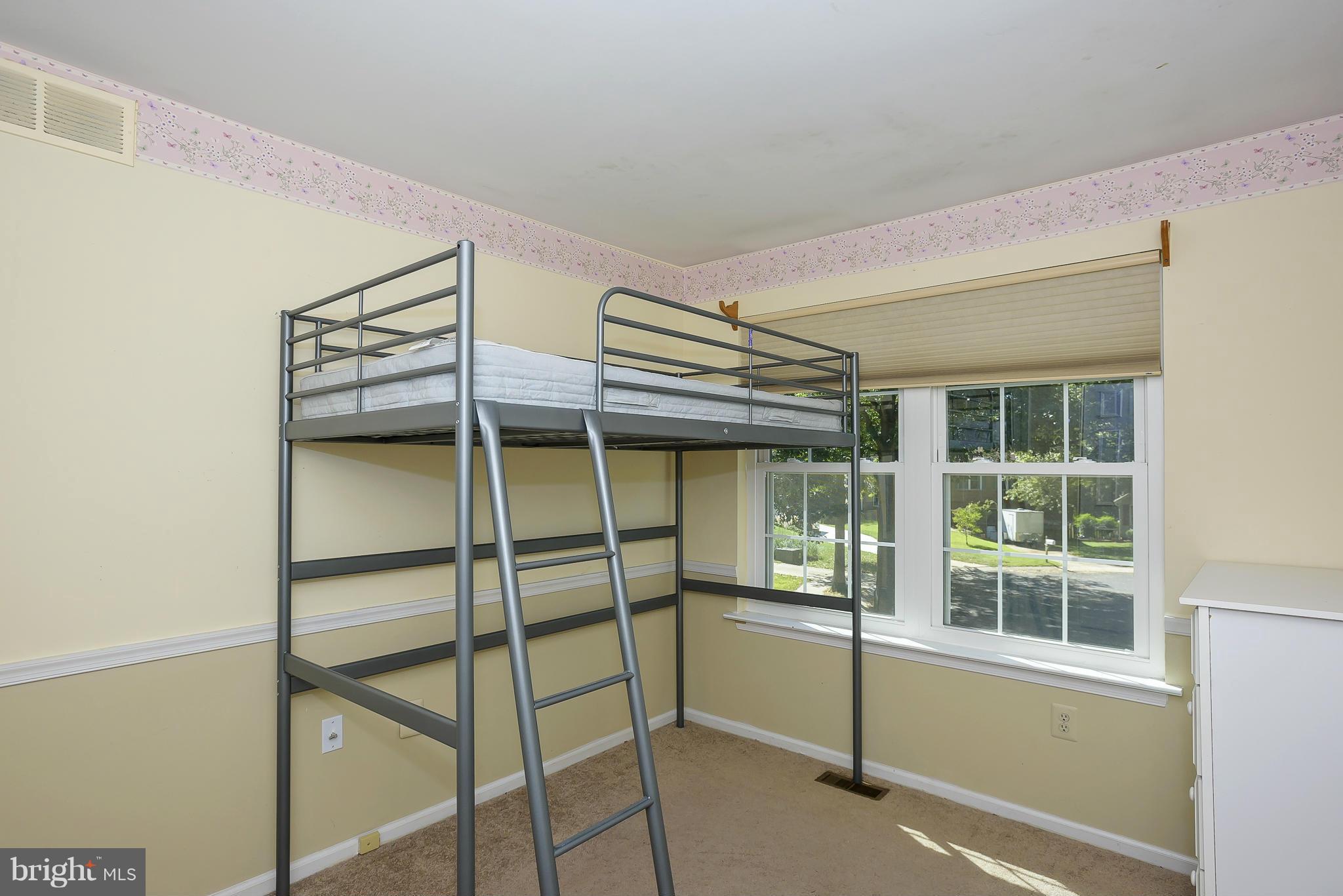 COLLEGE MANOR - Residential Lease