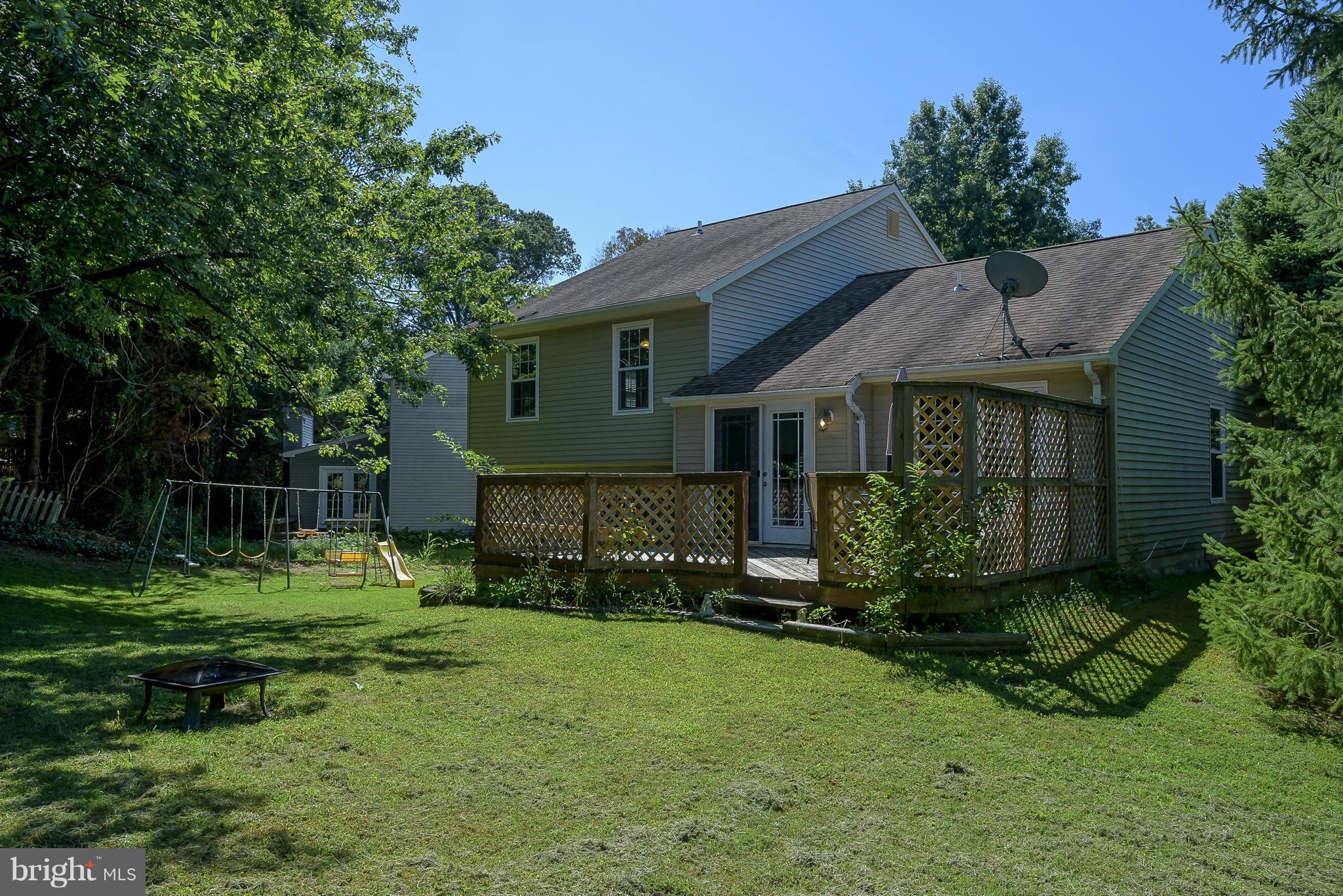 COLLEGE MANOR - Residential Lease