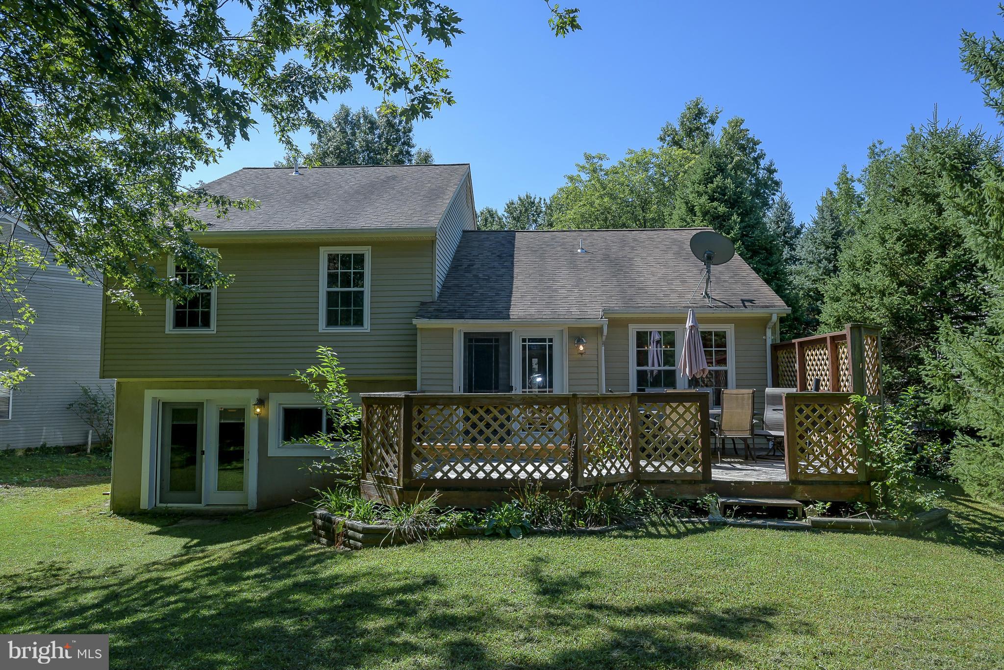 COLLEGE MANOR - Residential Lease