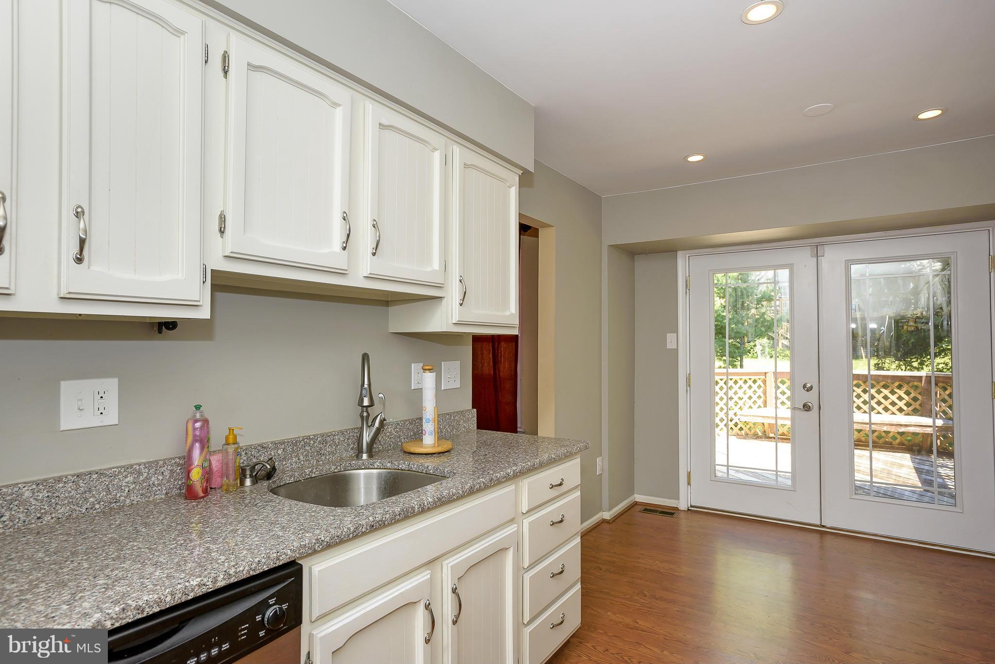 COLLEGE MANOR - Residential Lease