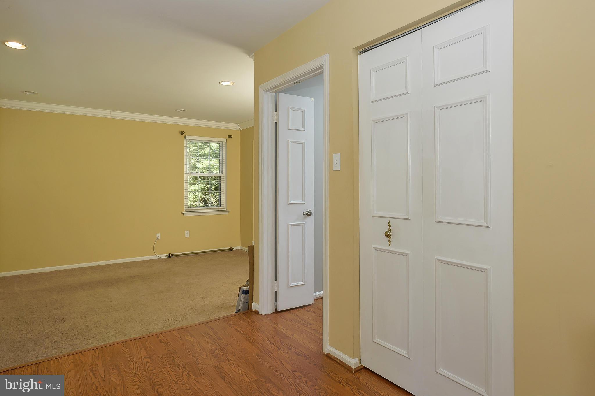 COLLEGE MANOR - Residential Lease