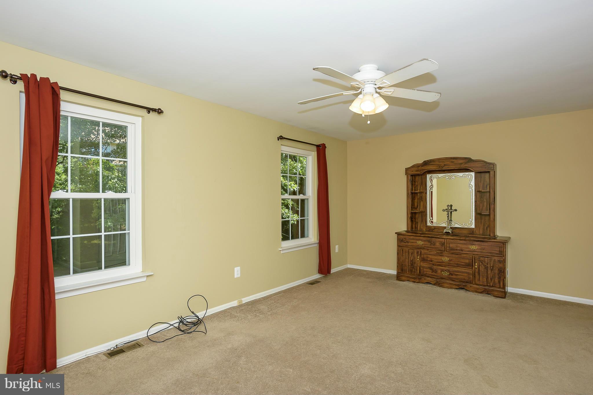 COLLEGE MANOR - Residential Lease