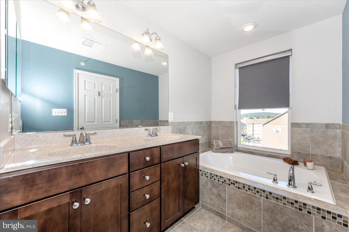 JEFFERSON PLACE - Residential