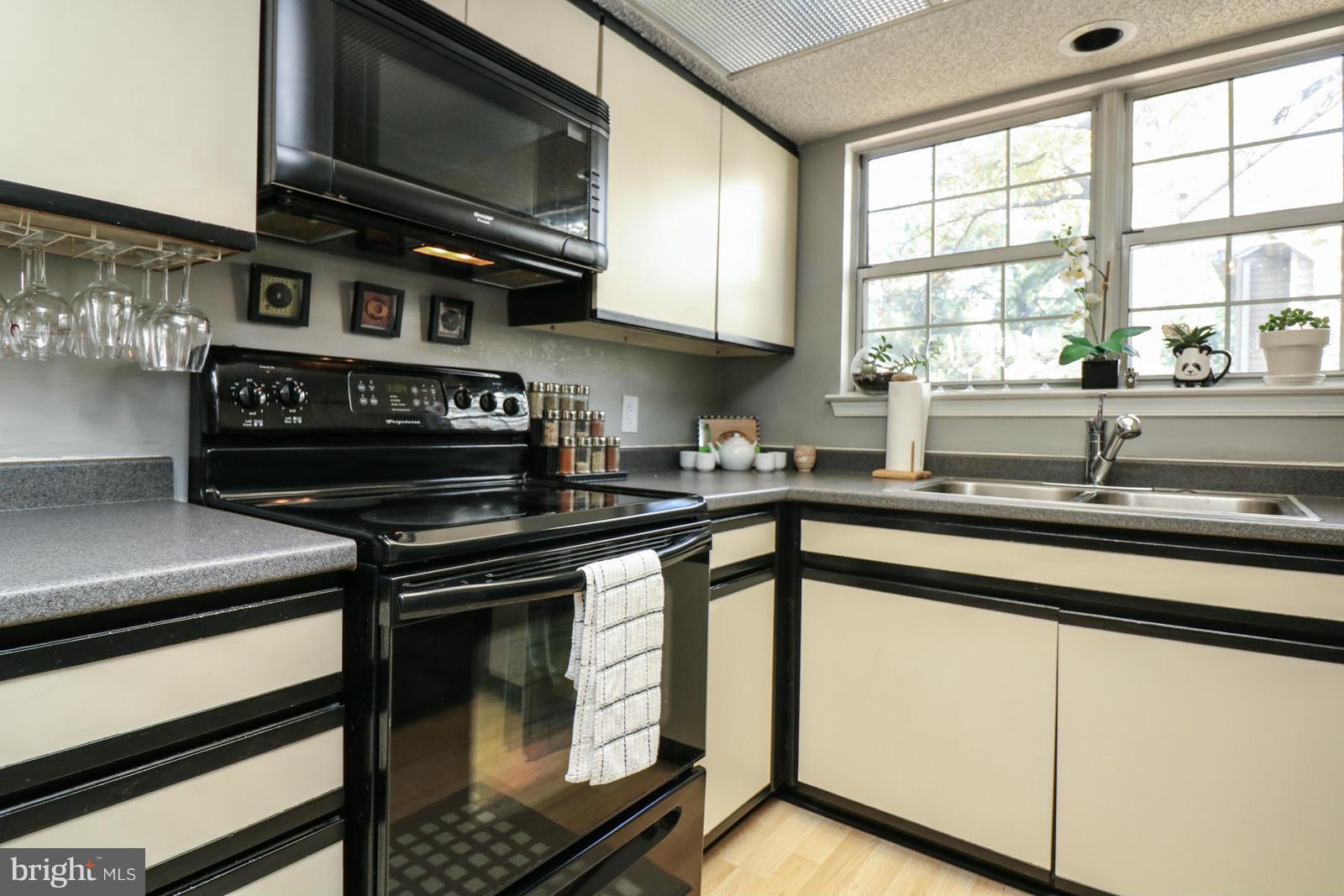 HEIGHTS AT PENDERBROOK - Residential