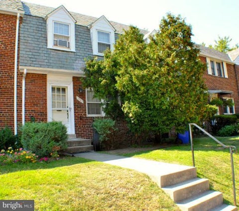 Townhouse For Rent - 1048 Monroe Street<br/> ARLINGTON, VA 22201
