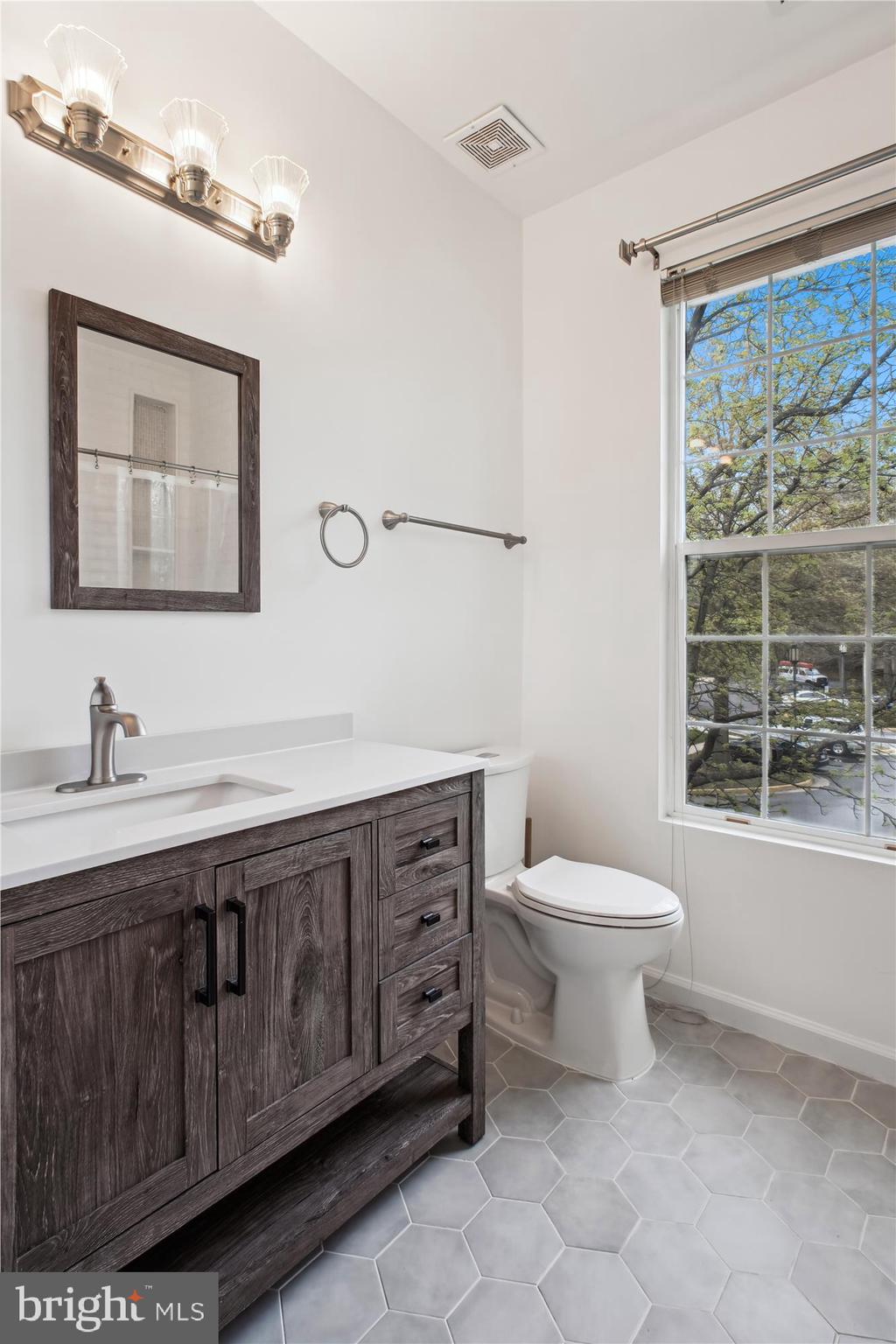 SUTTON RIDGE - Residential Lease