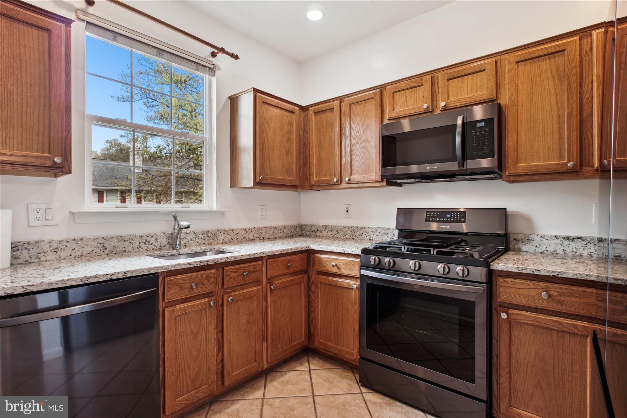 SUTTON RIDGE - Residential Lease