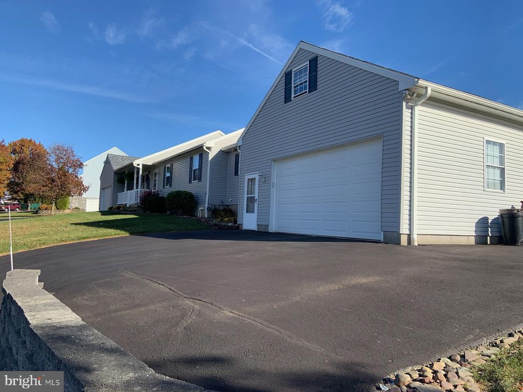 Photo of 6 Red Oak Court, DENVER, PA 17517 (MLS # PALA2061988)