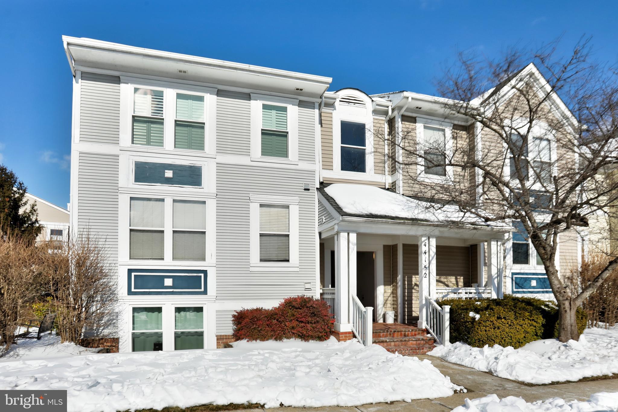 LAKESHORE CONDO - Residential