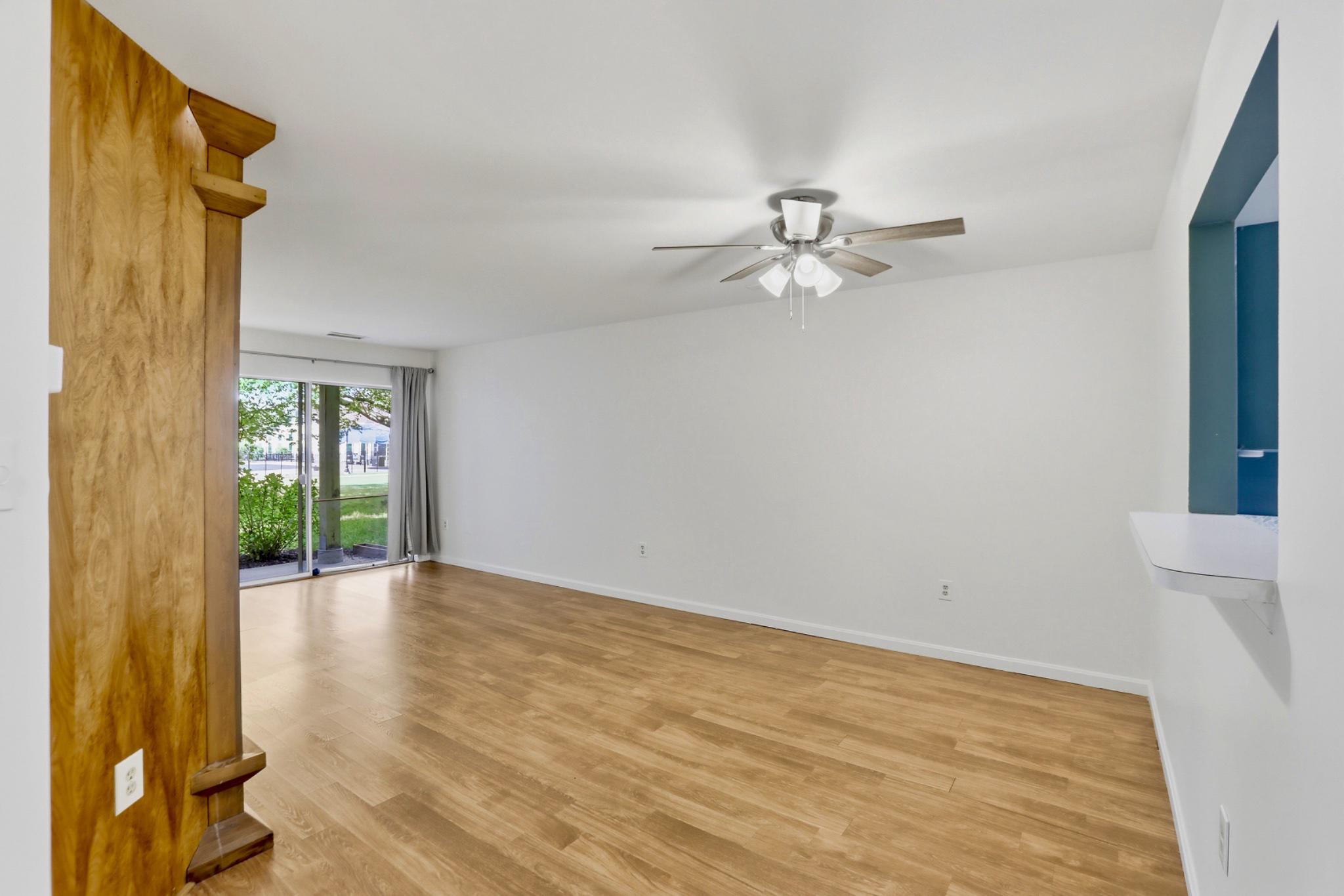 LAKESHORE CONDO - Residential