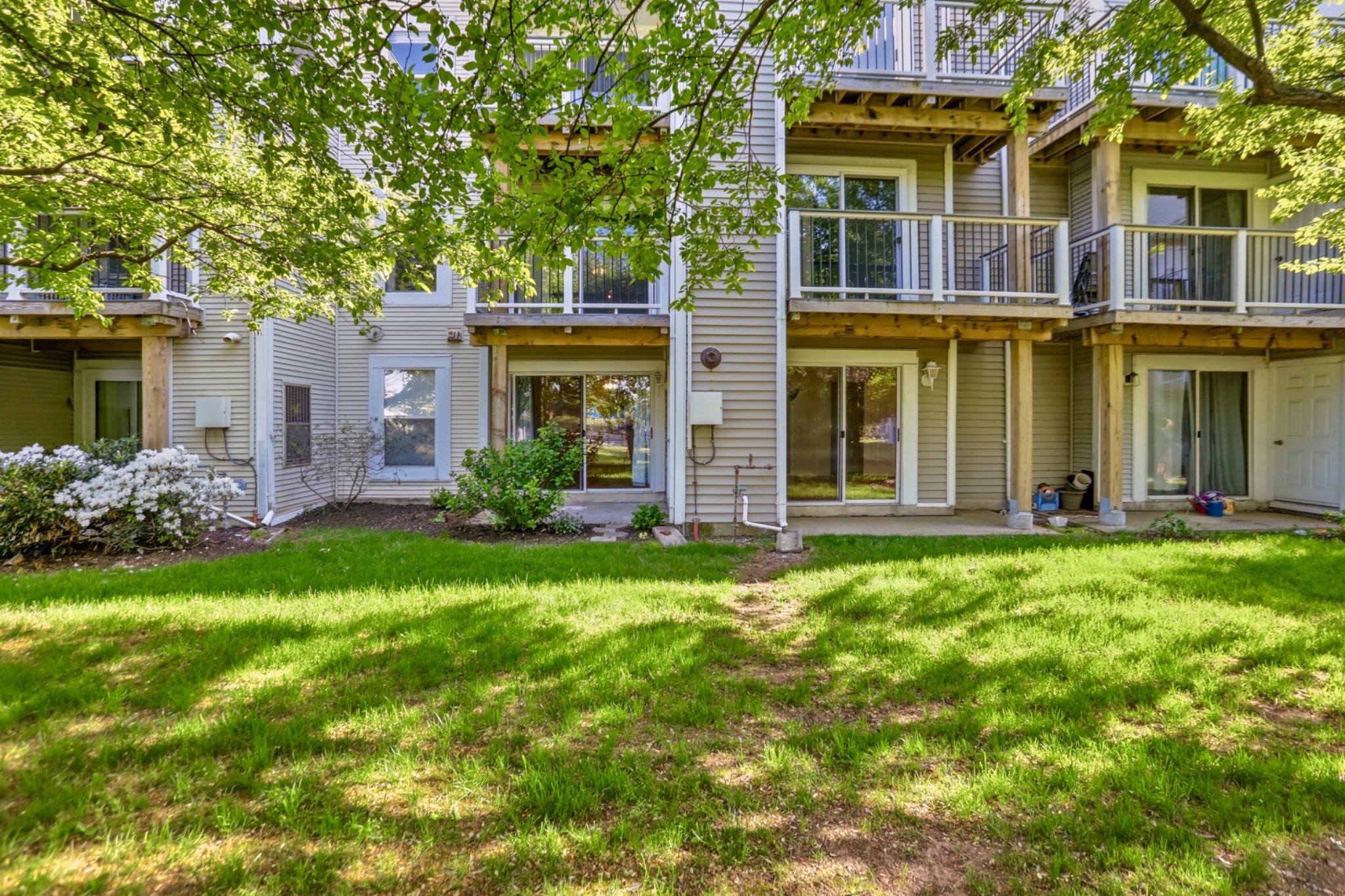 LAKESHORE CONDO - Residential