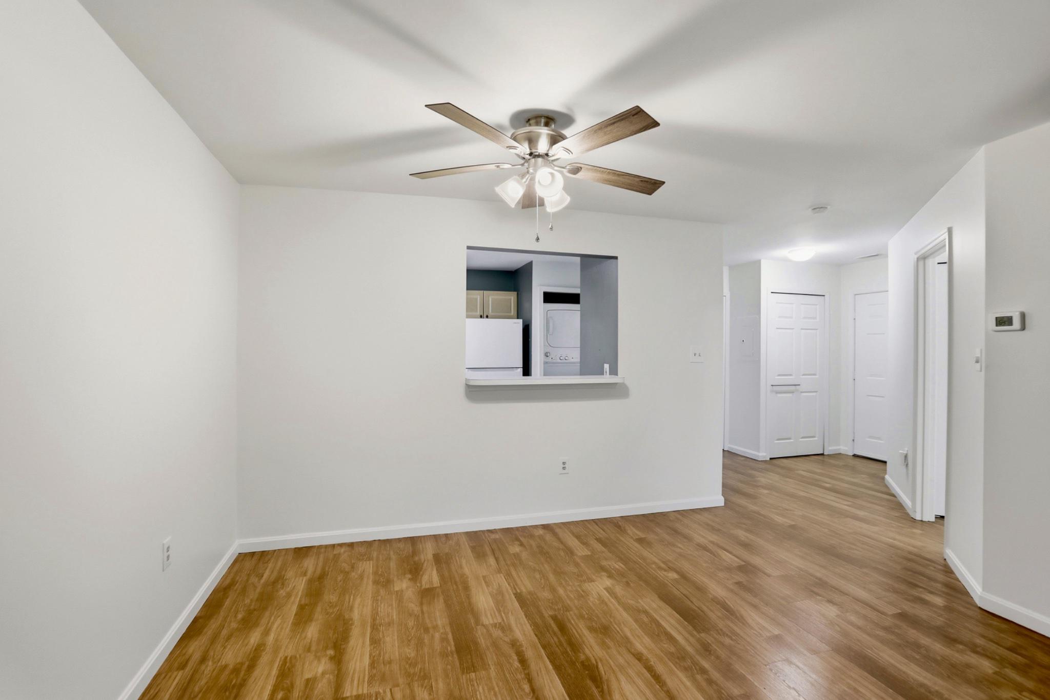 LAKESHORE CONDO - Residential