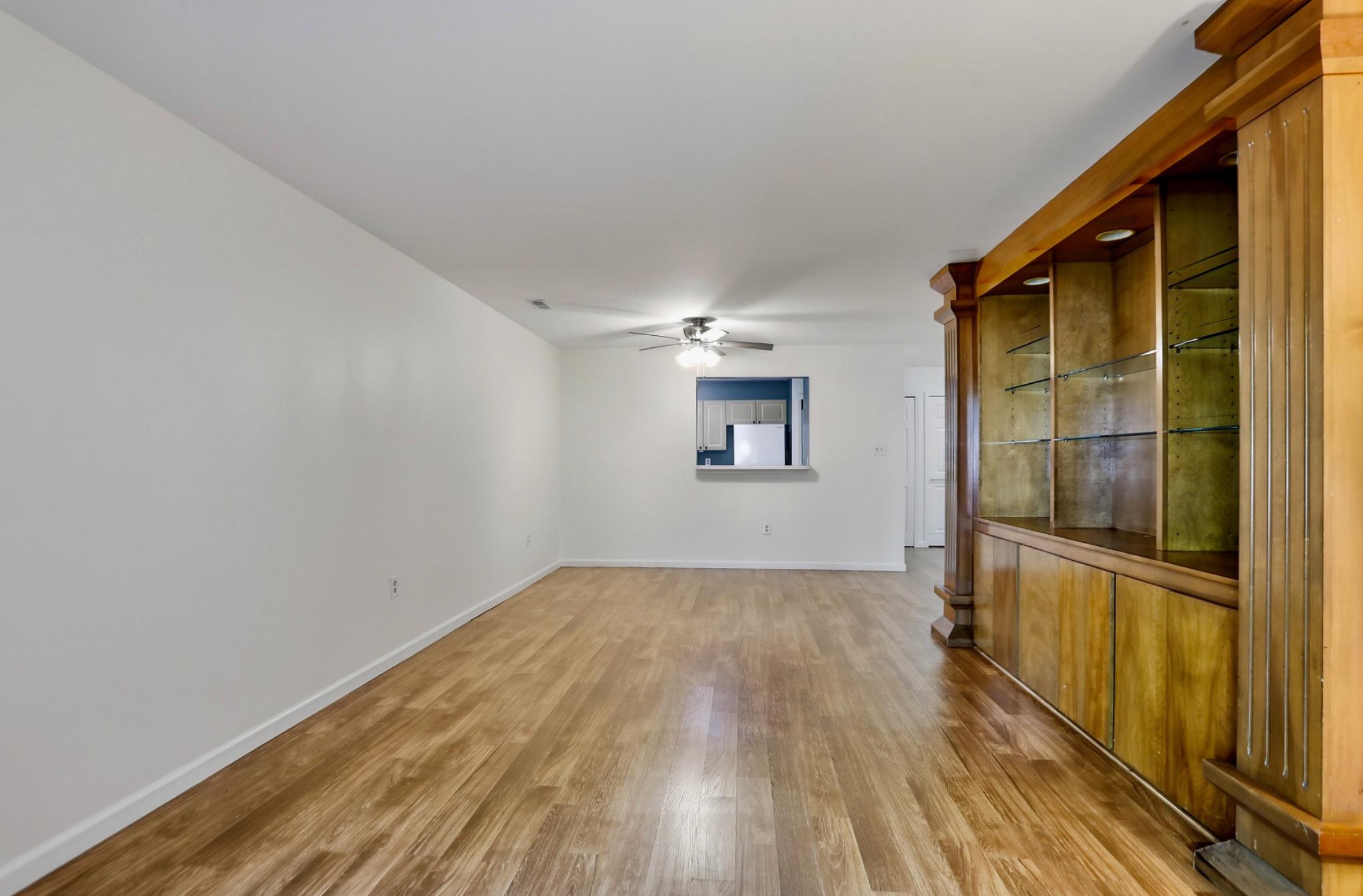 LAKESHORE CONDO - Residential