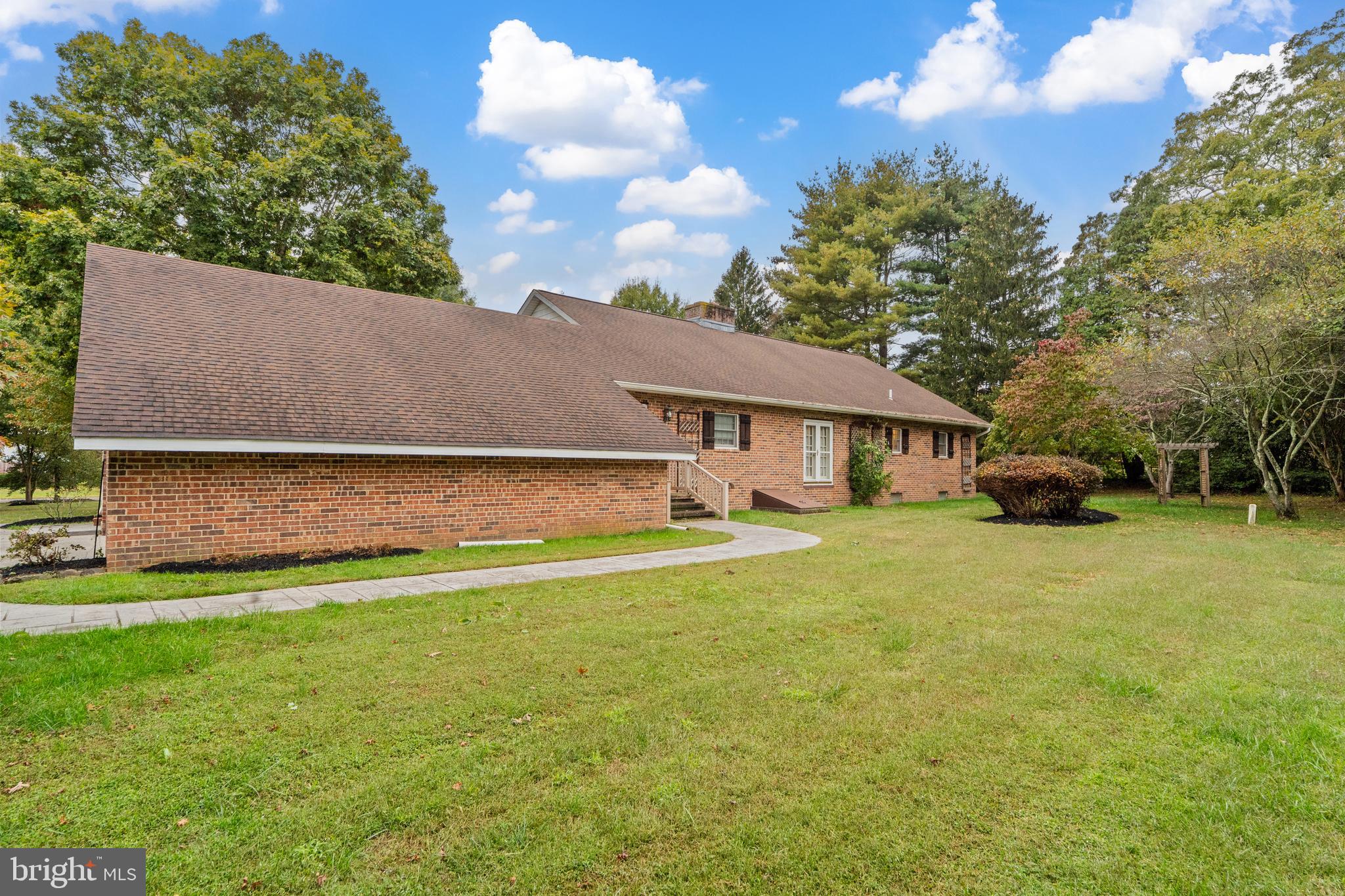 MEADOWYCK - Residential