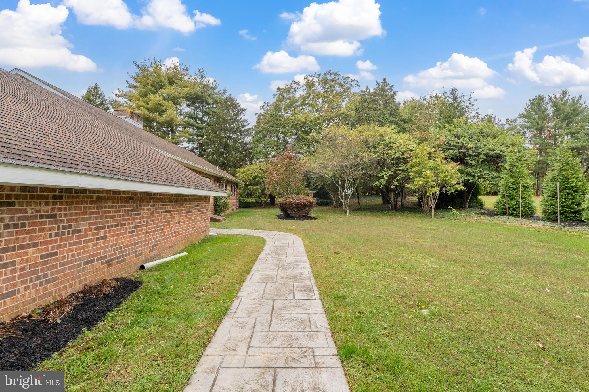 MEADOWYCK - Residential