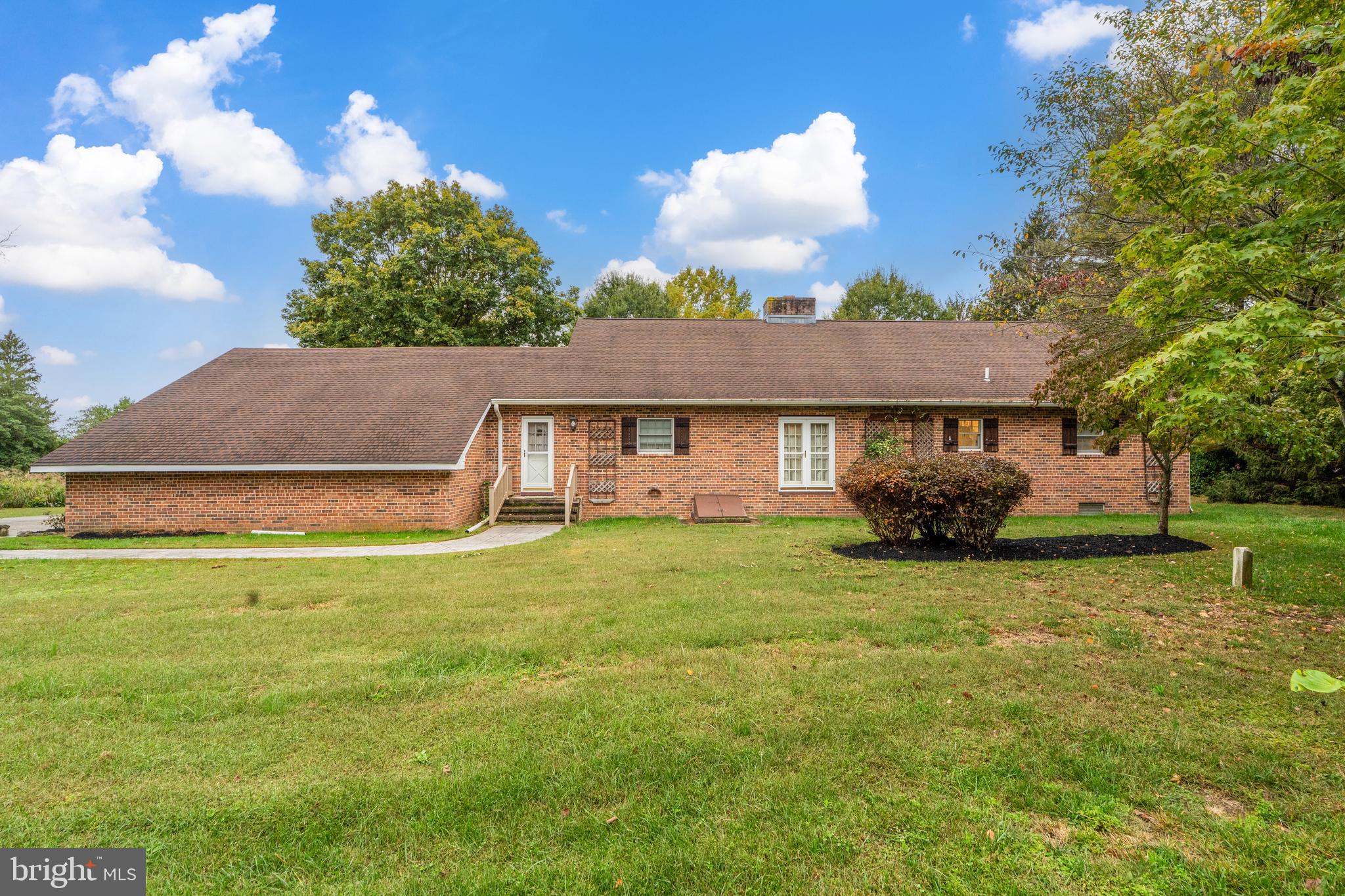 MEADOWYCK - Residential