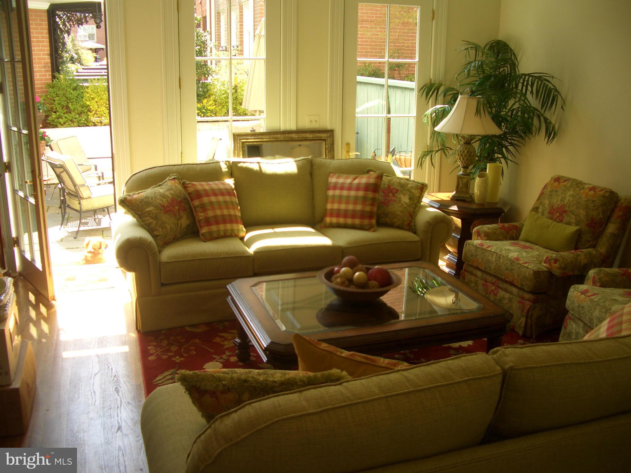 OLD TOWN - Residential Lease