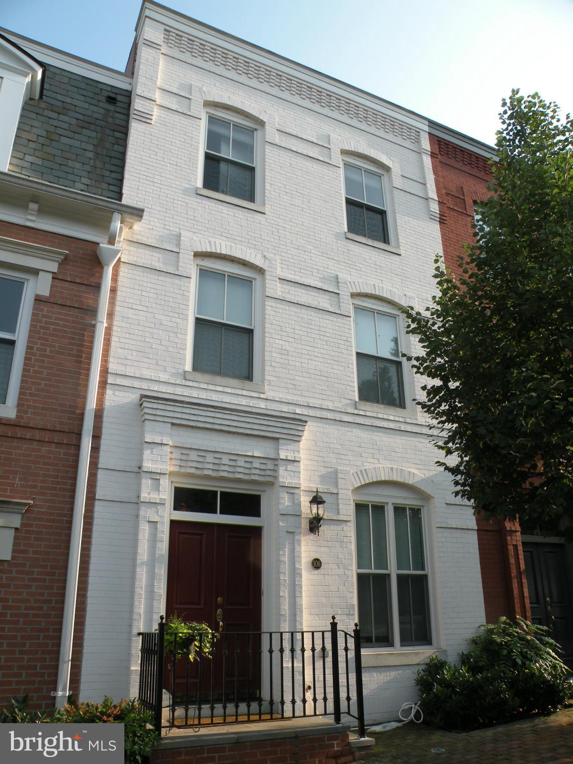 OLD TOWN - Residential Lease