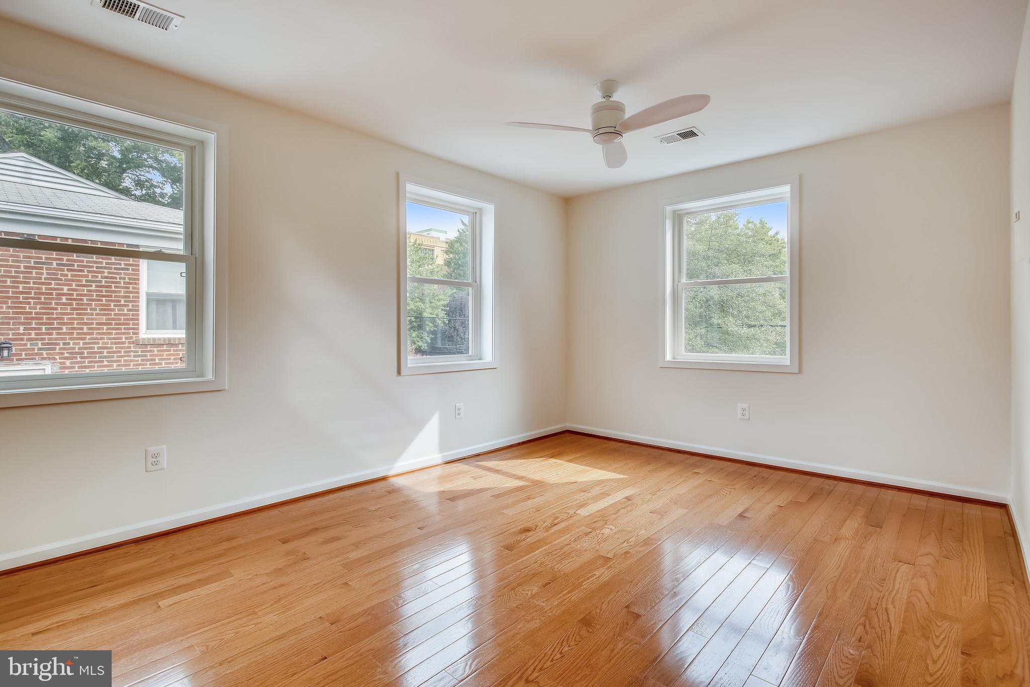 CLARENDON - Residential Lease