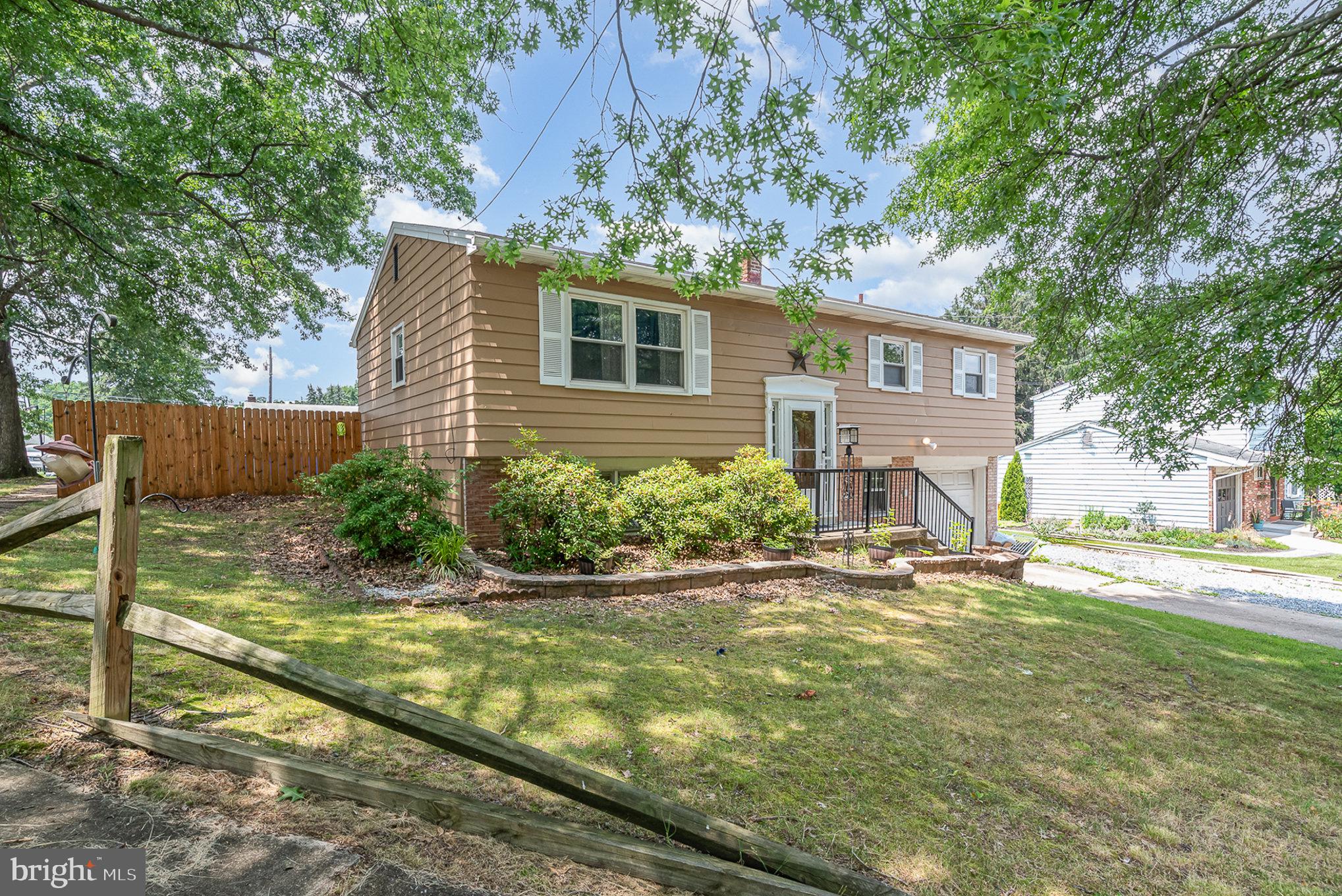 Welcome to 302 Hickory Hill Terrace – a charming 3-bedroom, 1-bath single-family home tucked away in a quiet Harrisburg neighborhood. This home features a large backyard perfect for outdoor gatherings, gardening, or simply relaxing under the open sky. Inside, you'll find a functional layout with plenty of natural light, ready for your personal touch.
While this home could use a little TLC, it offers a great opportunity for the right renter looking for space. Pets considered with deposit. Max 2 pets 250 pet deposit for each.
Landlord would like to see tenants that have an income of 2x the monthly rent, minimum of 600 credit score no evictions in the last 10 years and a rental history of the past 2 years.
Conveniently located near local shops, schools, and major highways, including I-81 and I-83, making commuting a breeze.