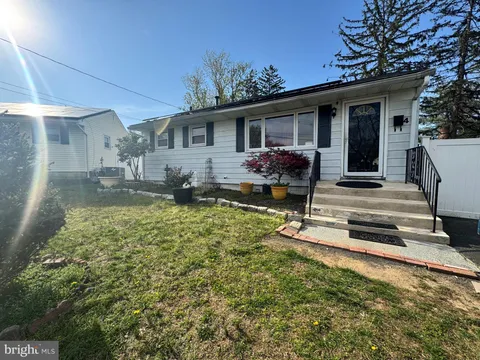 4 Rocky Brook Court, Hightstown, NJ MLS: NJME2072564