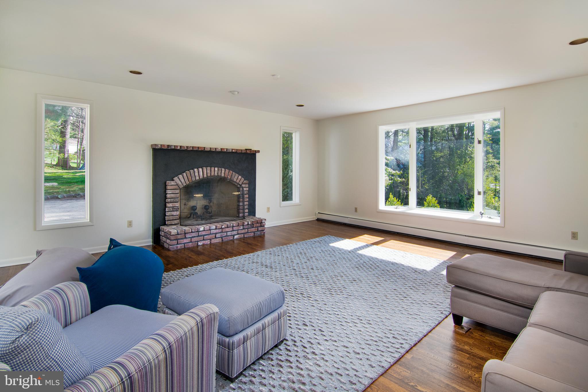 GLADWYNE - Residential