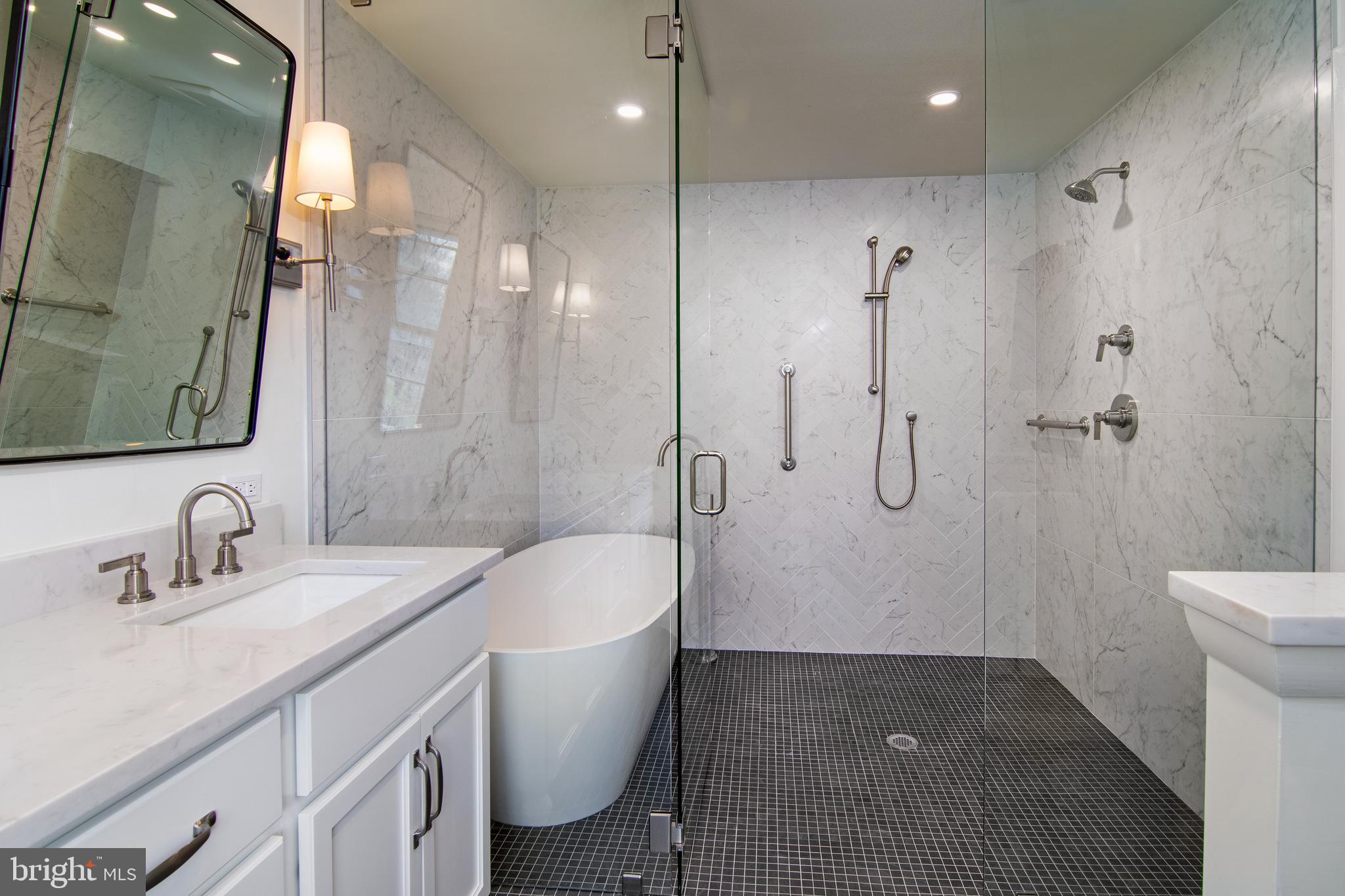 GLADWYNE - Residential