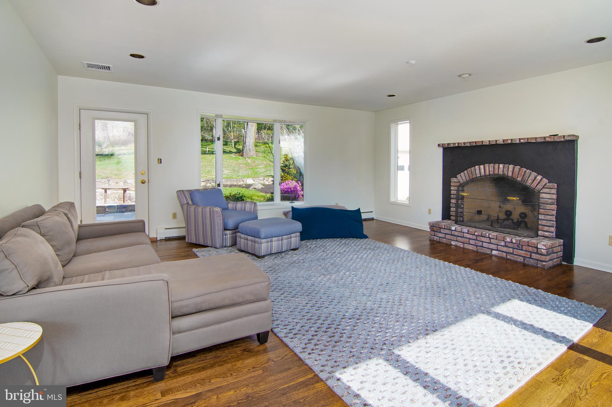 GLADWYNE - Residential