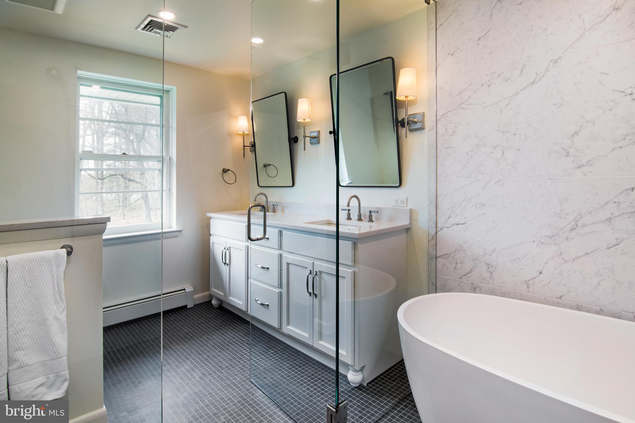 GLADWYNE - Residential