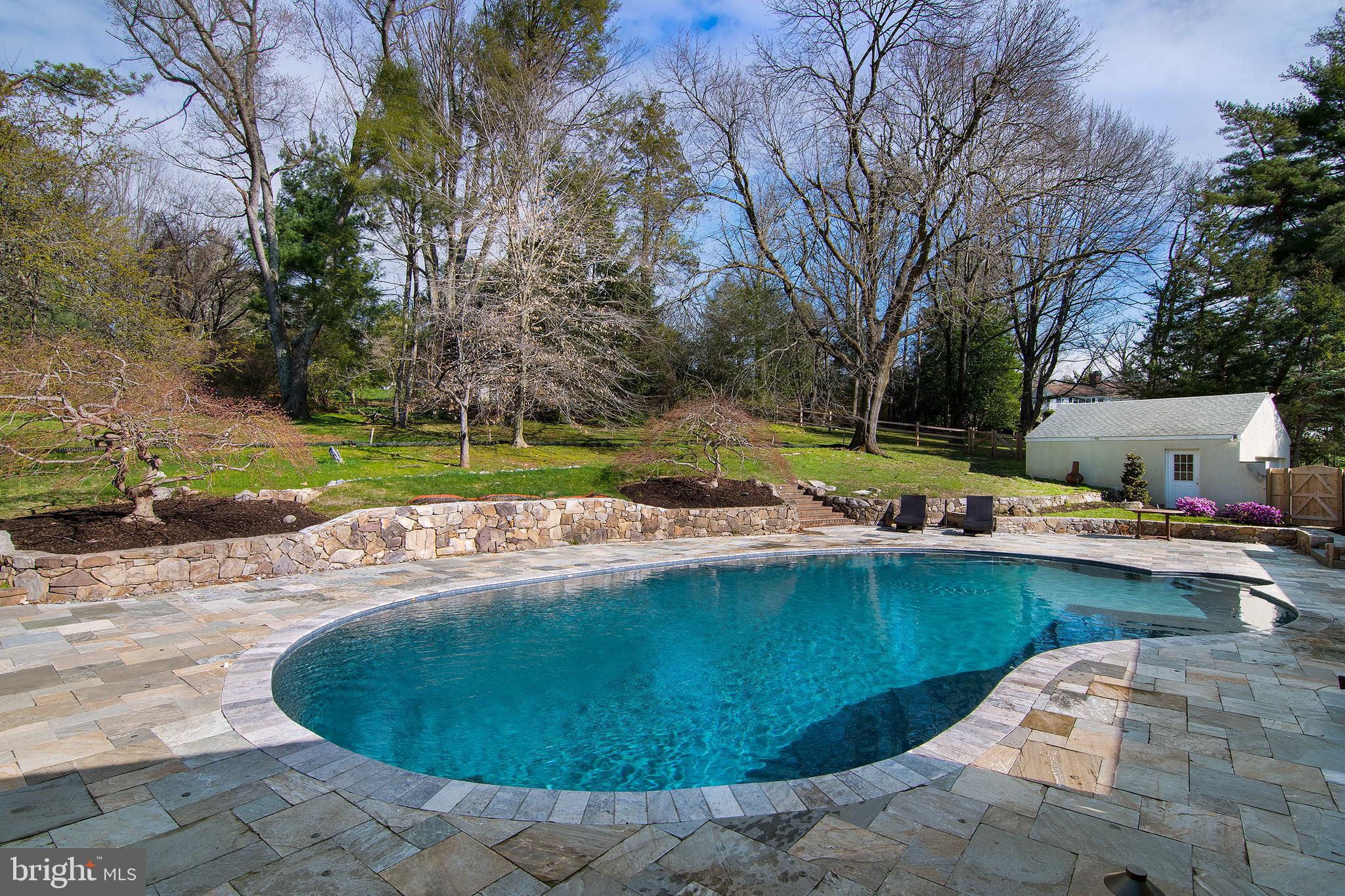 GLADWYNE - Residential