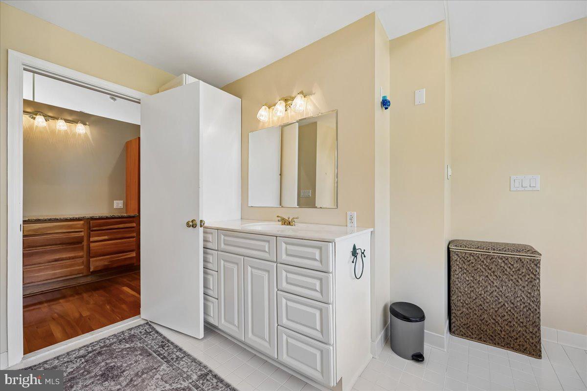 ANCIENT OAK - Residential