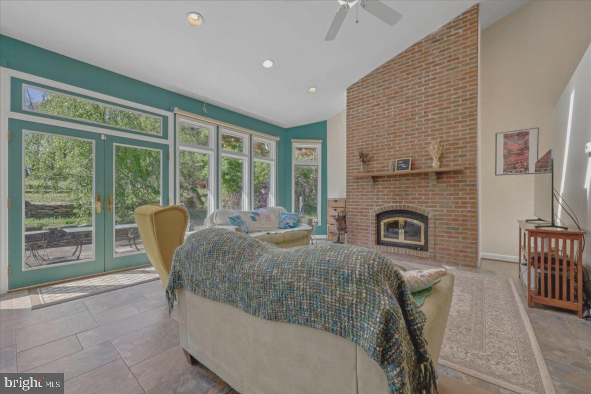 ANCIENT OAK - Residential