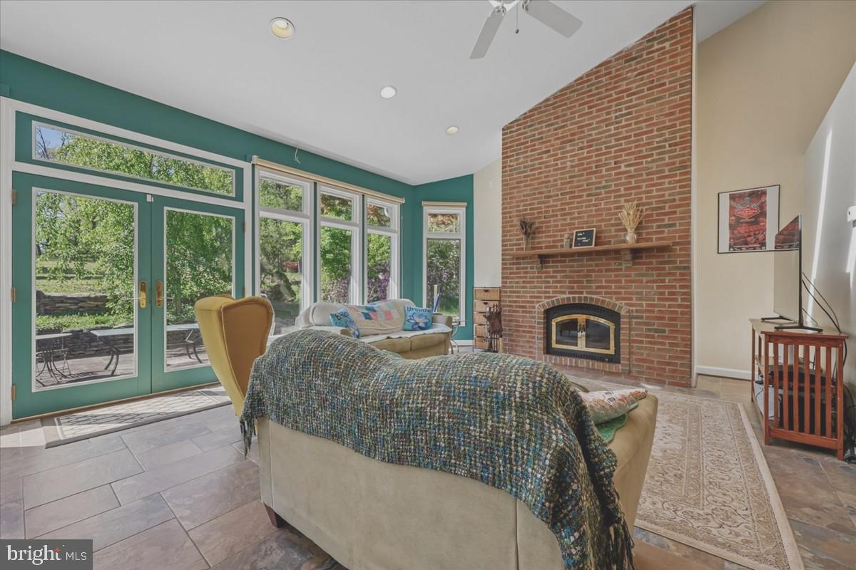 ANCIENT OAK - Residential