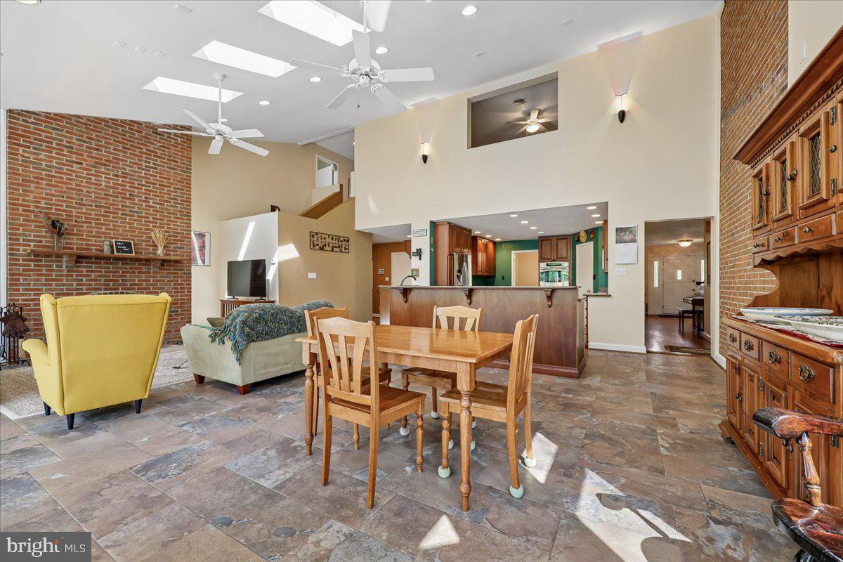 ANCIENT OAK - Residential