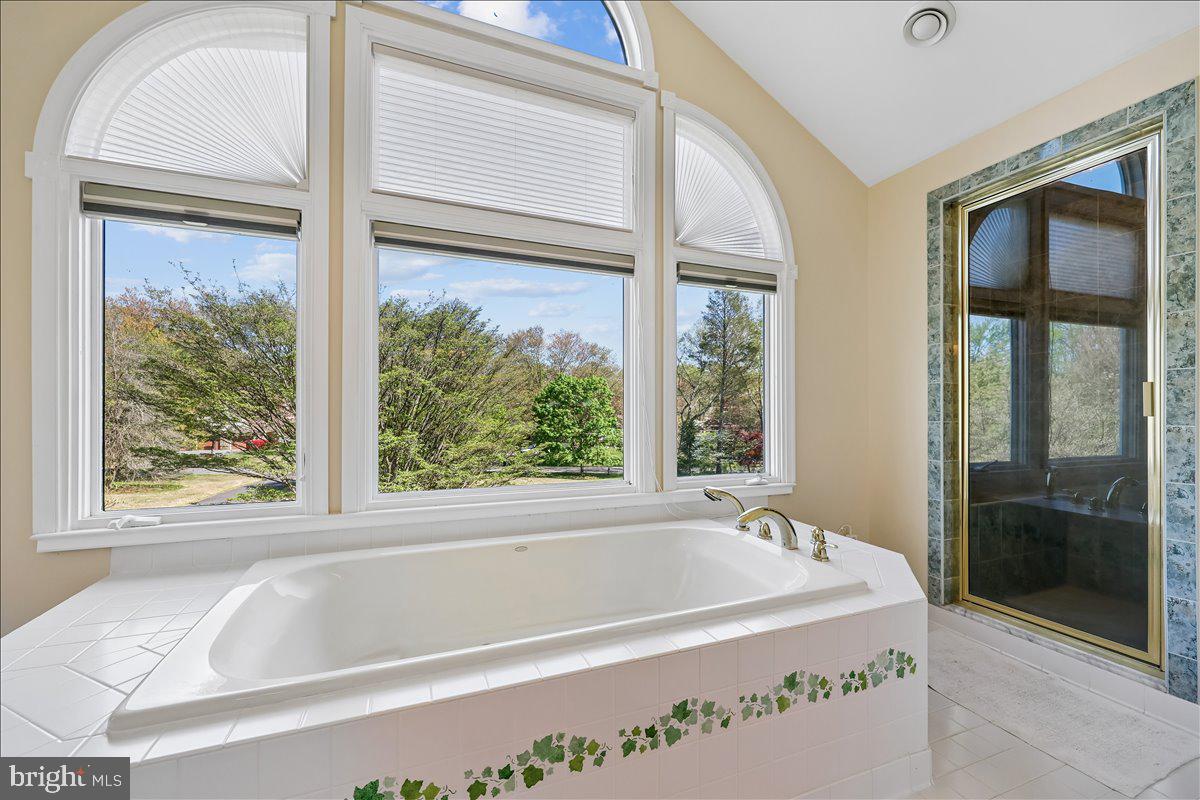 ANCIENT OAK - Residential