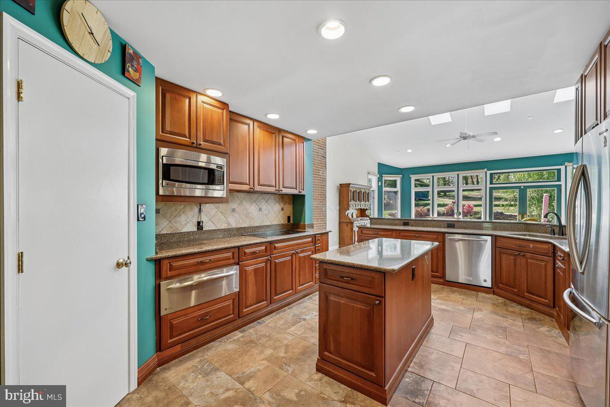 ANCIENT OAK - Residential