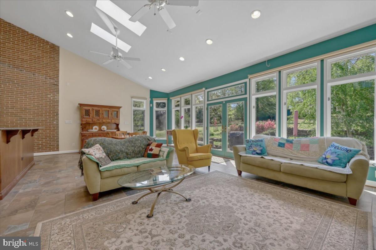 ANCIENT OAK - Residential